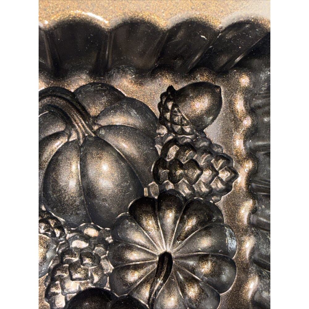 Nordic Ware Harvest Bounty Loaf Pan Cast Aluminum 6 Cup Pumpkin Bread Mold US - Picture 6 of 7